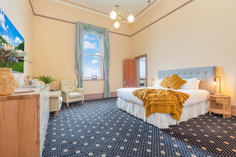 Clocktower Suites - Hervey Bay Accommodation 2