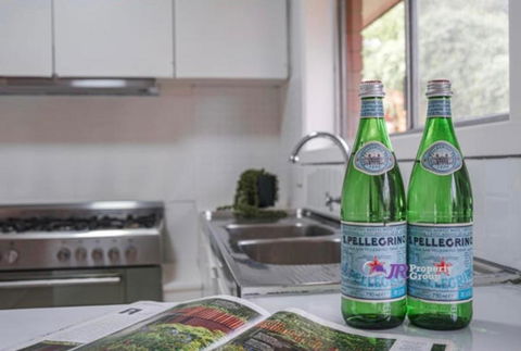 Close To The Glen, Kingsway Shops Restaurants Park - Tourism Hervey Bay 2
