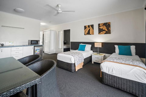 Colonial Palms Motor Inn - Tourism Hervey Bay 2