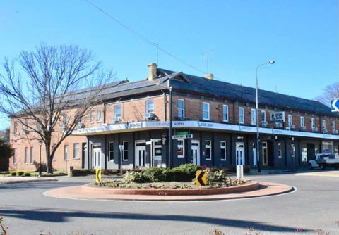 Clubhouse Hotel Yass - Tourism Hervey Bay 1