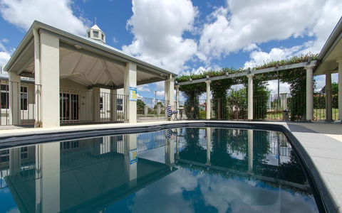 Coachmans Inn Warwick - Tourism Hervey Bay 0