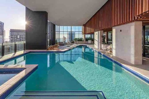 Coastal Chic 2 Bed Apt In Broadbeach - Tourism Hervey Bay 1