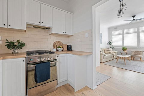 Coastal Corner - Contemporary Chic By The Beach - Tourism Hervey Bay 2