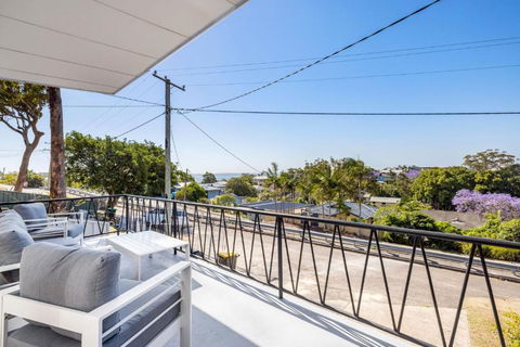 Coastal Cottage In Nelson Bay - Tourism Hervey Bay 1