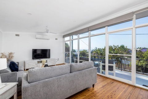 Coastal Cottage In Nelson Bay - Tourism Hervey Bay 0