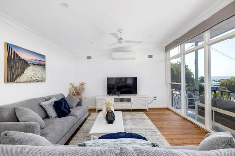 Coastal Cottage In Nelson Bay - Tourism Hervey Bay 2