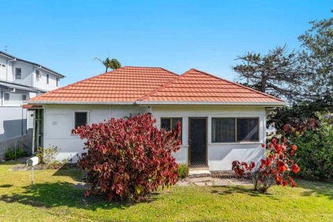 Coastal Echo - Oceanstays - Pet Friendly - Tourism Hervey Bay 1
