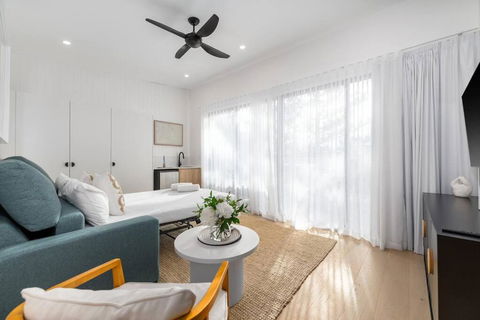 Coastal Elegance Luxurious Living - Tourism Hervey Bay 3