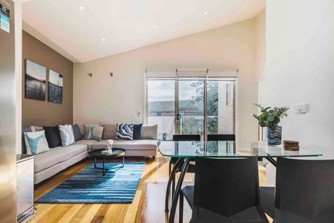 Coastal Escape, Townhouse Steps From The Sea - Tourism Hervey Bay 0