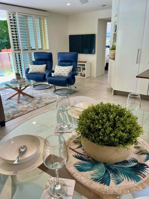 Coastal Luxe On Hastings St - 2 Bedroom - Tourism Hervey Bay 0