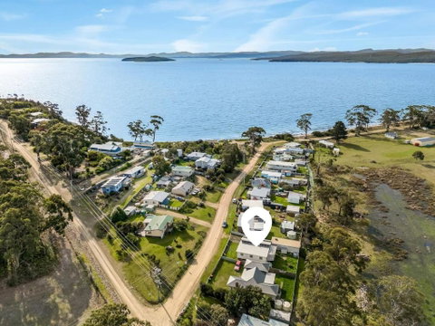Coastal Retreat By The Beach - Hervey Bay Accommodation 1