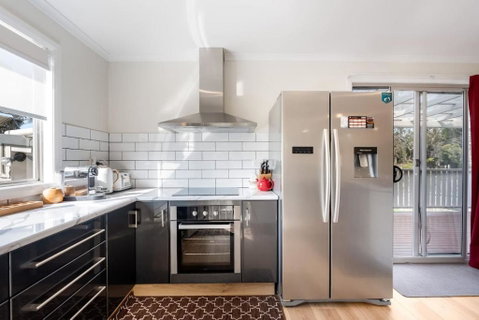 Coastal Retreat By The Beach - Hervey Bay Accommodation 4