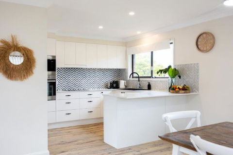 Coastal Villa Mollymook Beach - Tourism Hervey Bay 1