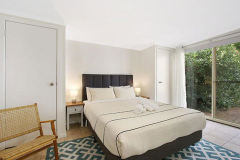 Cobden & Wills - Tourism Hervey Bay 2