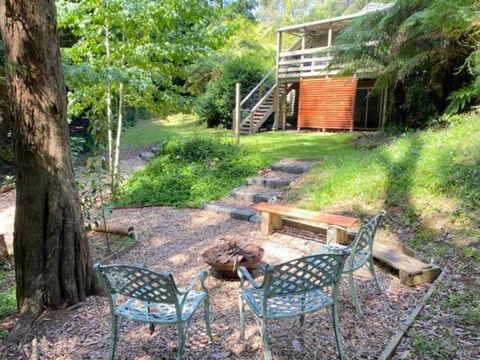 Cockatoo Rainforest Escape - Tourism Hervey Bay 1
