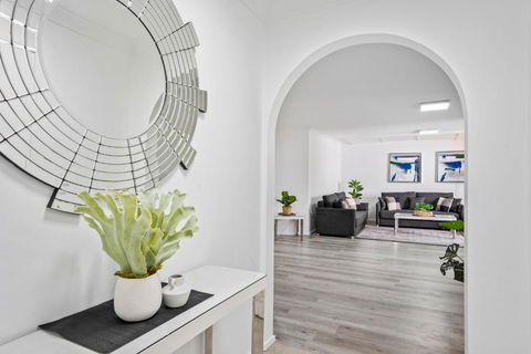 Coco Bella Retreat In Central Surfers - Sleeps 6-8 - Tourism Hervey Bay 3