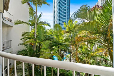 Coco Bella Retreat In Central Surfers - Sleeps 6-8 - Tourism Hervey Bay 1