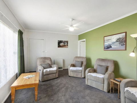 Coffey Court Cottage 2 - Tourism Hervey Bay 3