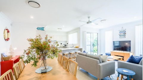 Coastal Villa Umina - Tourism Hervey Bay 0