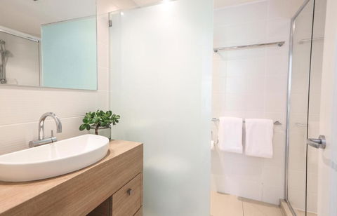 Coastal Family Retreat Pool & Bay Views - Tourism Hervey Bay 4