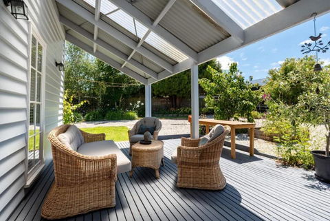 Cute As A Button Cottage In Charming Evandale - Hervey Bay Accommodation 0