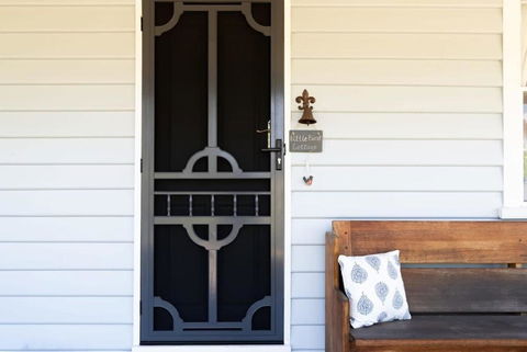 Cute As A Button Cottage In Charming Evandale - Hervey Bay Accommodation 1