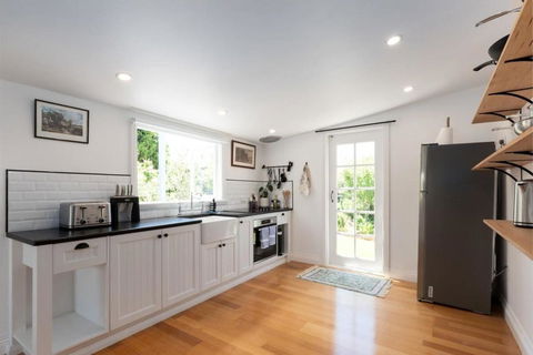Cute As A Button Cottage In Charming Evandale - Hervey Bay Accommodation 2