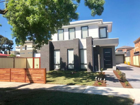 D110 Sweet Melon Super Stay-fantastic - Hervey Bay Accommodation 0