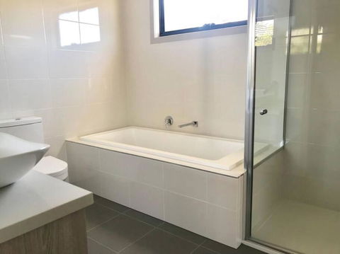 D111 Special Melbourne Retreat - Hervey Bay Accommodation 1