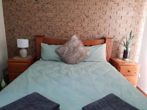 Deakin Town House - Hervey Bay Accommodation 1