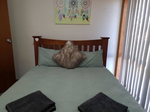 Deakin Town House - Hervey Bay Accommodation 2