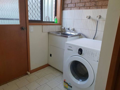 Deakin Town House - Hervey Bay Accommodation 4