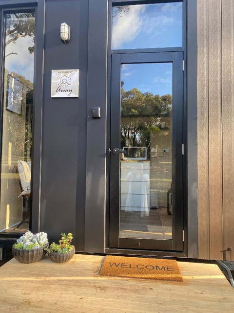 Delightfully Tiny By Tiny Away - Hervey Bay Accommodation 3