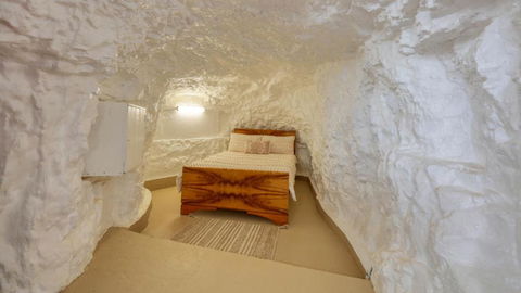 Desert Hideaway - Underground Living - White Cliffs - Tourism Hervey Bay 2