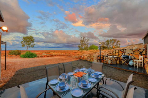 Desert Hideaway - Underground Living - White Cliffs - Tourism Hervey Bay 0