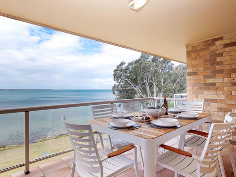 3 'Pelican Sands', 83 Soldiers Point Rd - Stunning Waterfront Unit With Magical Water Views & Air Conditioning - Tourism Hervey Bay 0