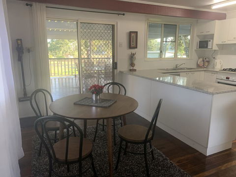 3 Bedroom Apartment - Hervey Bay Accommodation 2