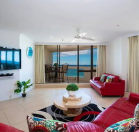 3 Bedroom Apartment - Panoramic Ocean Views - Hervey Bay Accommodation