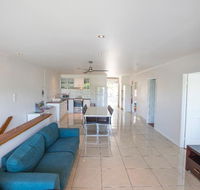 3 Bedroom Apartment // Spence St - Hervey Bay Accommodation
