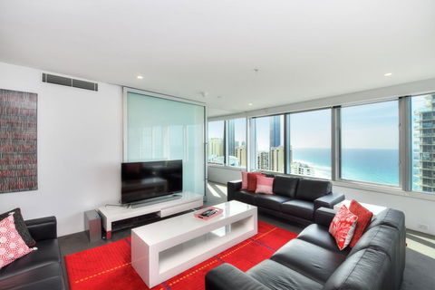 3 Bedroom Ocean View Private Apartment In Surfers Paradise - Hervey Bay Accommodation 0
