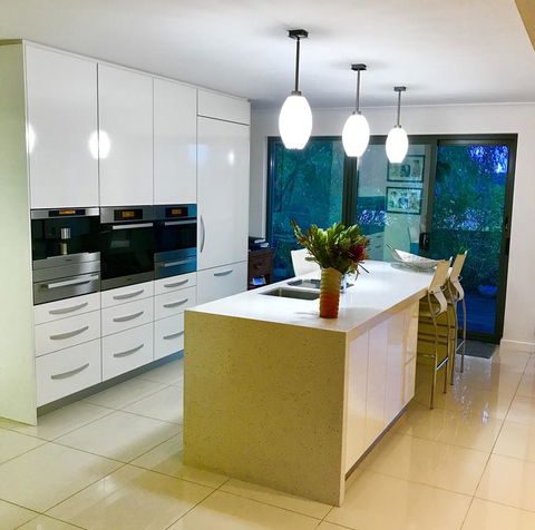 3 Divas Luxury Accommodation - Tourism Hervey Bay 1