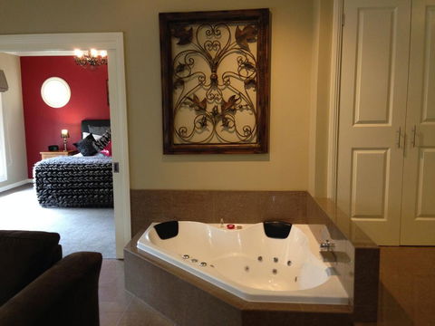 3 Kings Bed And Breakfast - Hervey Bay Accommodation 0
