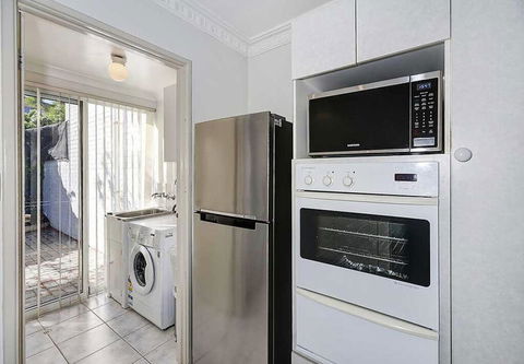 3 Oceans Apartments - Scarborough - Hervey Bay Accommodation 0