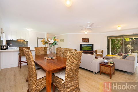 32 Beachside - Hervey Bay Accommodation 3
