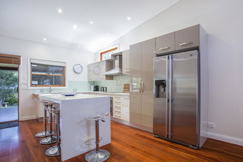 33 Bangalow - Narrawallee's Beautiful Bungalow - Tourism Hervey Bay 2