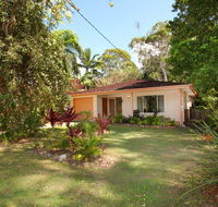 35 Santa Monica Avenue Coolum Beach Pet Friendly Linen Included - Hervey Bay Accommodation