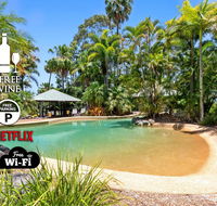 3BR Beach Escape AC Pool Tennis Wine Coffee Netflix - Hervey Bay Accommodation