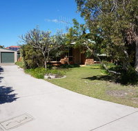 4 Boronia Place - Rainbow Beach Perfect convenient location Fenced yard - Hervey Bay Accommodation