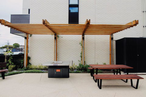 4 Free Paking 4Bed3Bath Deluxe Townhouse - Hervey Bay Accommodation 0