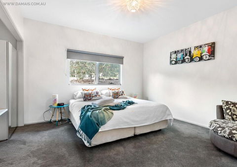 4 King Or 8 Single Beds WiFi, Netflix, Pet Friendly - Hervey Bay Accommodation 1